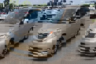 Used 2011 Toyota Sienna XLE image 1