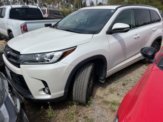 Used 2018 Toyota Highlander SE image 1