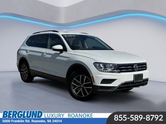 Used 2020 Volkswagen Tiguan SE w/ Panoramic Sunroof Package image 1