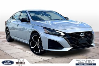 Used 2023 Nissan Altima 2.5 SR image 1