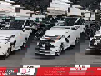 Certified 2022 Toyota Corolla LE image 1