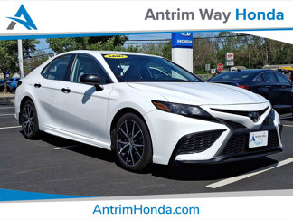 Used 2021 Toyota Camry SE image 1