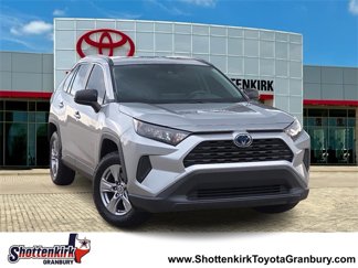 Used 2022 Toyota RAV4 LE image 1