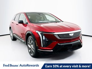 New 2025 Cadillac Optiq Luxury 1 image 1