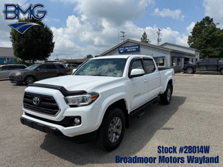 Used 2016 Toyota Tacoma SR5 image 1