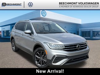 Certified 2024 Volkswagen Tiguan SE image 1
