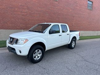 Used 2013 Nissan Frontier SV image 1