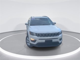 Used 2019 Jeep Compass Latitude w/ Cold Weather Group image 1