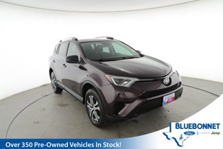 Used 2018 Toyota RAV4 LE image 1