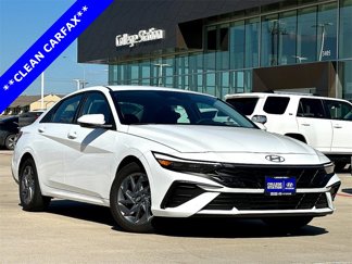 Used 2024 Hyundai Elantra SEL image 1
