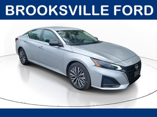 Used 2024 Nissan Altima 2.5 SV image 1