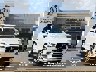 Used 2021 Volvo XC60 T5 Momentum w/ Protection Package Premier image 1