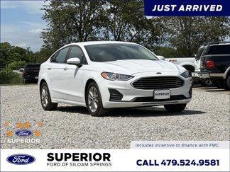Used 2020 Ford Fusion SE image 1
