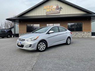 Used 2017 Hyundai Accent SE image 1