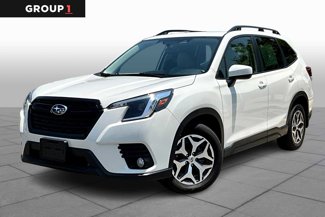 Used 2023 Subaru Forester Premium image 1