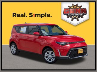 Used 2025 Kia Soul LX image 1