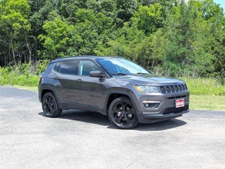 Used 2020 Jeep Compass Latitude image 1