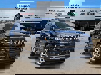 New 2025 Jeep Compass Latitude image 1