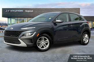 Used 2022 Hyundai Kona SE image 1