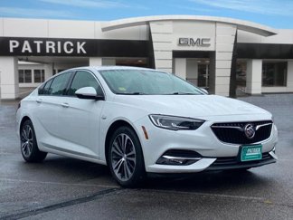Used 2018 Buick Regal Essence w/ Driver Confidence Package #1 image 1