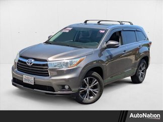 Used 2016 Toyota Highlander XLE image 1