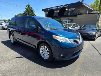 Used 2012 Toyota Sienna XLE image 1