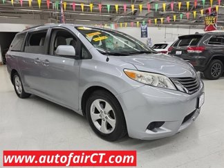 Used 2014 Toyota Sienna LE image 1