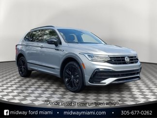 Used 2022 Volkswagen Tiguan SE R-Line image 1
