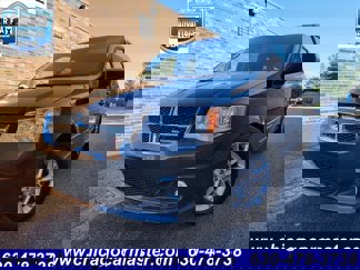 Used 2017 Dodge Grand Caravan SXT image 1