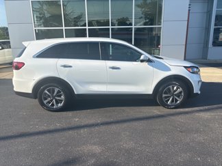 Used 2020 Kia Sorento LX image 1