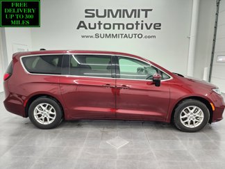 Used 2023 Chrysler Pacifica Touring-L image 1