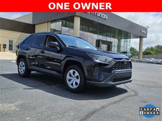 Used 2021 Toyota RAV4 LE image 1