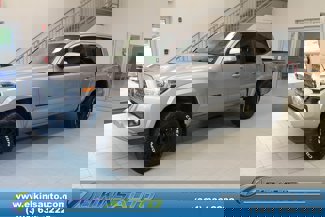Used 2019 Toyota Tacoma TRD Sport image 1