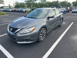 Used 2017 Nissan Altima 2.5 SV image 1