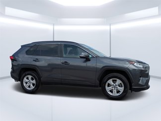 Used 2021 Toyota RAV4 XLE image 1