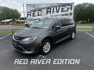 Used 2020 Chrysler Pacifica Touring-L image 1