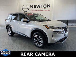 Used 2023 Nissan Rogue SV image 1