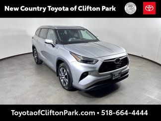 Used 2022 Toyota Highlander XLE image 1