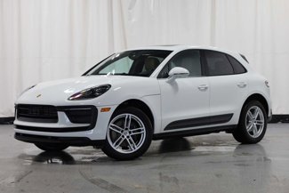 Certified 2022 Porsche Macan image 1