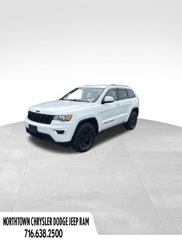 Used 2020 Jeep Grand Cherokee Laredo image 1