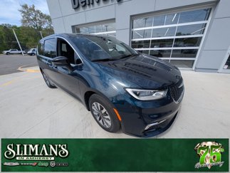 New 2025 Chrysler Pacifica Select image 1