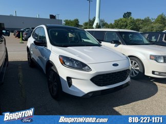 Used 2022 Ford Escape SE w/ SE Sport Appearance Package image 1