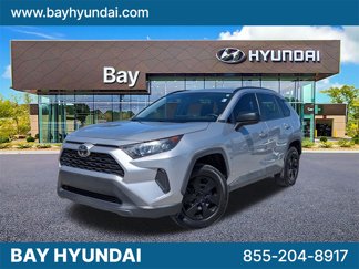Used 2020 Toyota RAV4 LE video 1