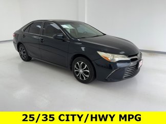 Used 2015 Toyota Camry XLE image 1