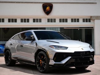 Used 2023 Lamborghini Urus S image 1
