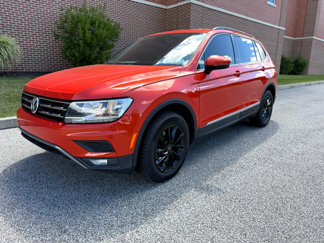 Used 2018 Volkswagen Tiguan SE w/ Panoramic Sunroof Package image 1