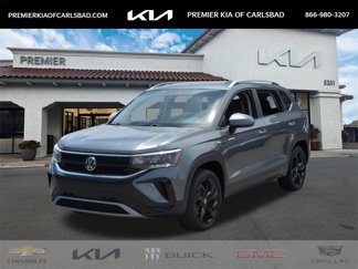 Used 2023 Volkswagen Taos SE image 1