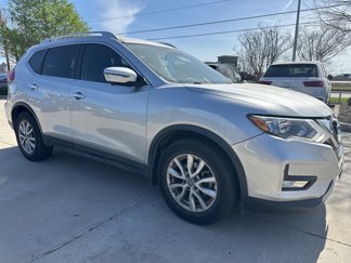 Used 2017 Nissan Rogue SV w/ SV Premium Package image 1