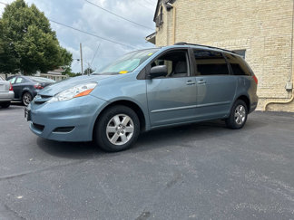 Used 2009 Toyota Sienna LE image 1
