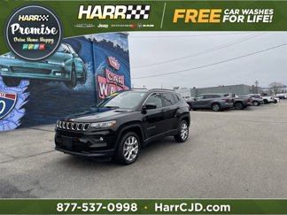 Used 2023 Jeep Compass Latitude image 1